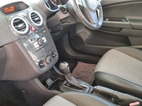 Vauxhall Corsa SE 20