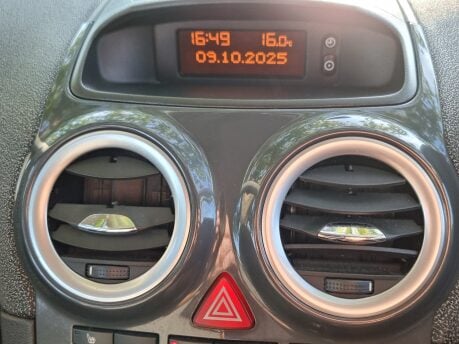 Vauxhall Corsa SE 27