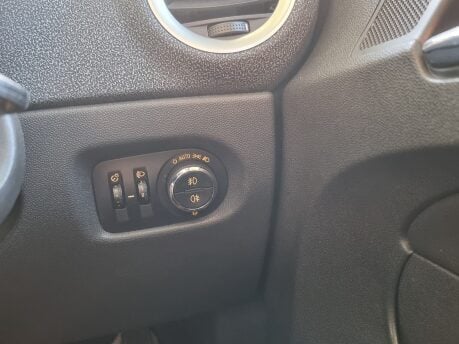Vauxhall Corsa SE 37