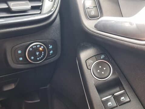 Ford Fiesta SPORT TDCI One Owner Navigation Apple car Play FSH 38