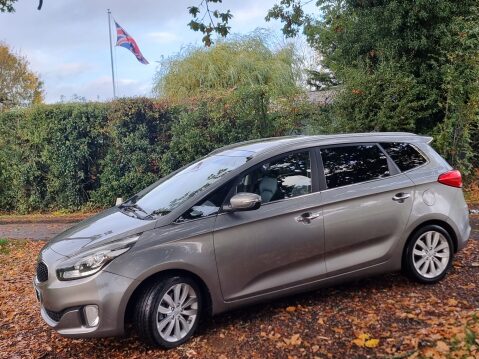 Kia Carens 3 ECODYNAMICS CRDI 9