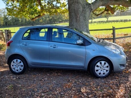 Toyota Yaris TR VVT-I 3