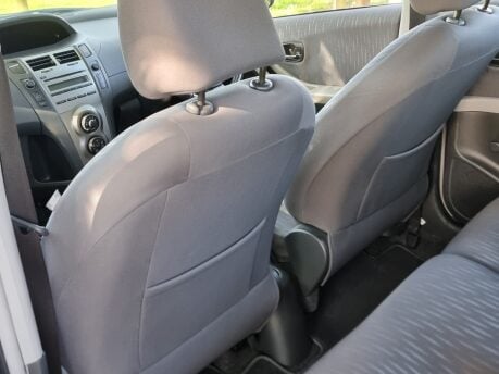Toyota Yaris TR VVT-I 31