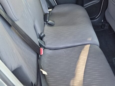 Toyota Yaris TR VVT-I 25