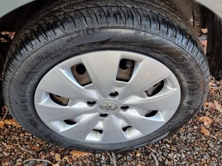 Toyota Yaris TR VVT-I 19