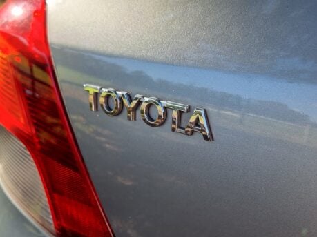 Toyota Yaris TR VVT-I 12