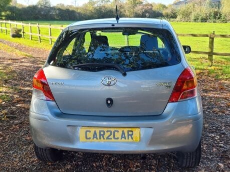 Toyota Yaris TR VVT-I 6