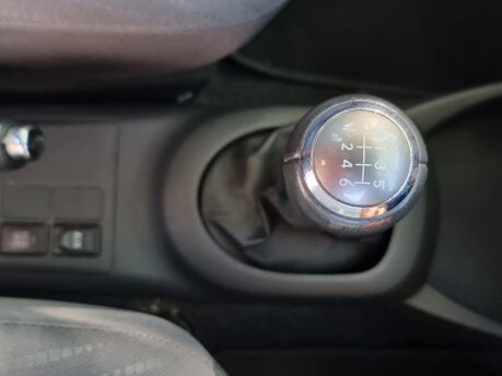 Toyota Yaris TR VVT-I 46