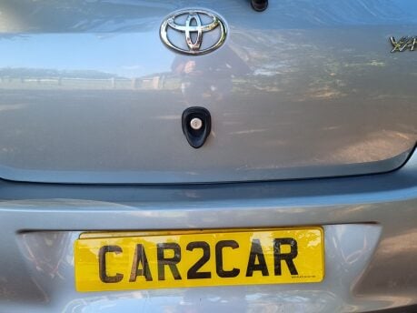 Toyota Yaris TR VVT-I 10