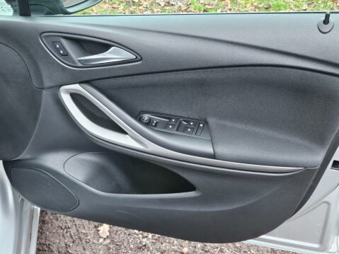 Vauxhall Astra BUSINESS EDITION NAV 28