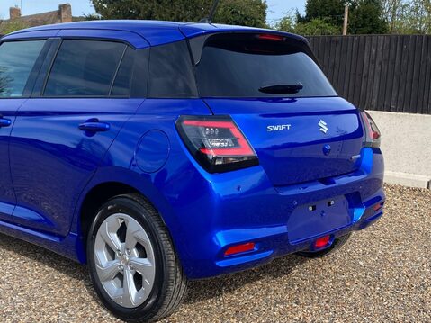 Suzuki Swift 1.2 MHEV Motion Euro 6 (s/s) 5dr 11