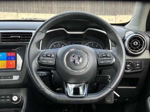 MG ZS EXCLUSIVE 18