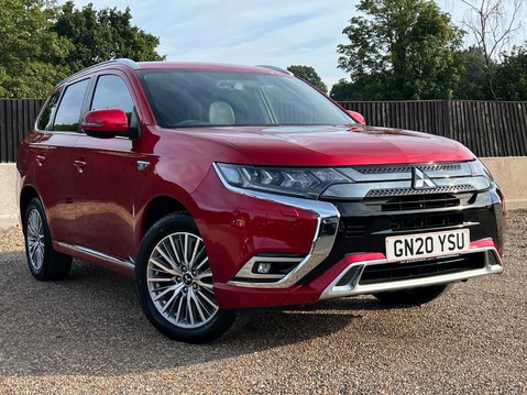 Mitsubishi Outlander PHEV EXCEED 1