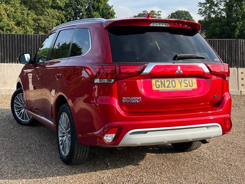 Mitsubishi Outlander PHEV EXCEED 2