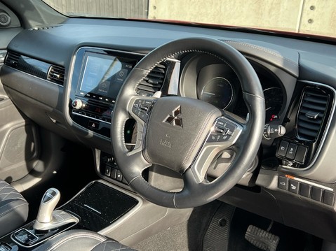 Mitsubishi Outlander PHEV EXCEED 17