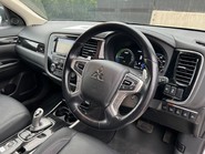 Mitsubishi Outlander PHEV 4HS 4