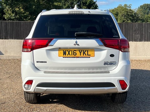 Mitsubishi Outlander PHEV GX 4H 9