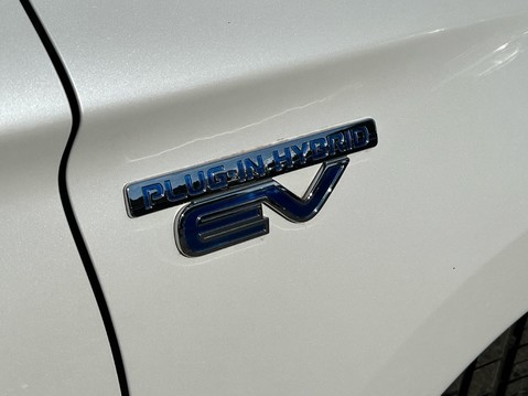 Mitsubishi Outlander PHEV GX 4H 14