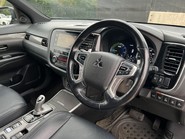 Mitsubishi Outlander PHEV 4HS 4