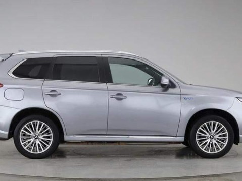 Mitsubishi Outlander PHEV DYNAMIC 3