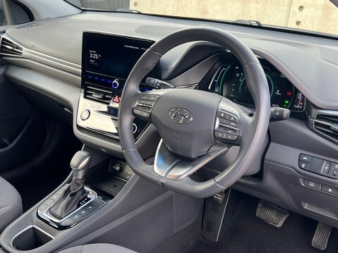 Hyundai IONIQ PREMIUM MHEV 36