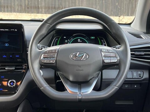 Hyundai IONIQ PREMIUM MHEV 37