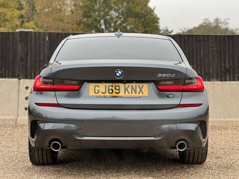 BMW 3 Series 320D M SPORT 9