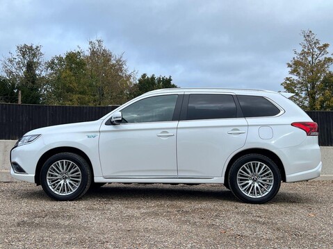 Mitsubishi Outlander PHEV DYNAMIC 7