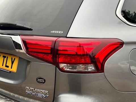 Mitsubishi Outlander PHEV GX 4H 18