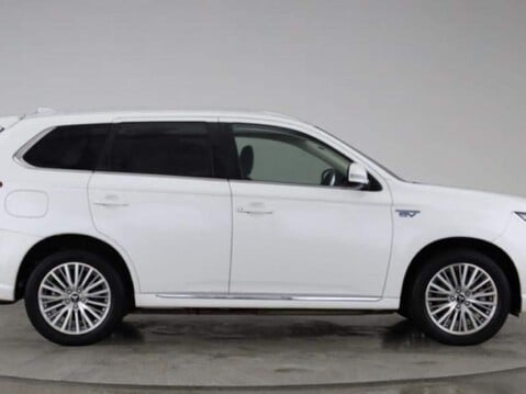 Mitsubishi Outlander PHEV DESIGN 3