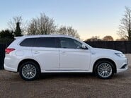 Mitsubishi Outlander PHEV DESIGN 5