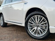 Mitsubishi Outlander PHEV DESIGN 13