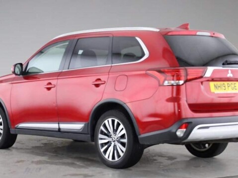 Mitsubishi Outlander EXCEED 2