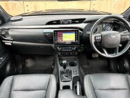 Toyota Hilux INVINCIBLE X 4WD D-4D DCB 10