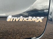 Toyota Hilux INVINCIBLE X 4WD D-4D DCB 19