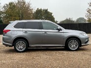 Mitsubishi Outlander PHEV DYNAMIC 3