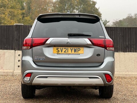 Mitsubishi Outlander PHEV DYNAMIC 9