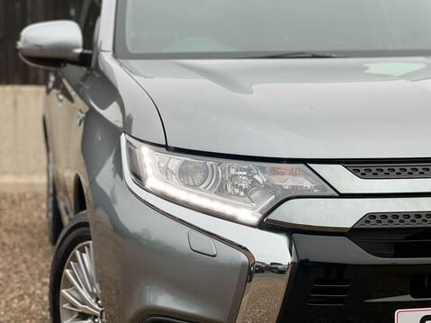 Mitsubishi Outlander PHEV DYNAMIC 12