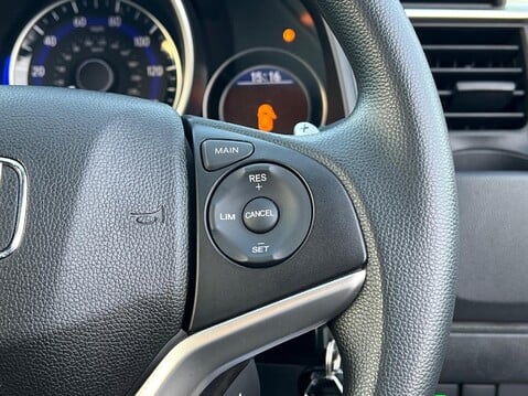 Honda Jazz I-VTEC SE NAVI 37