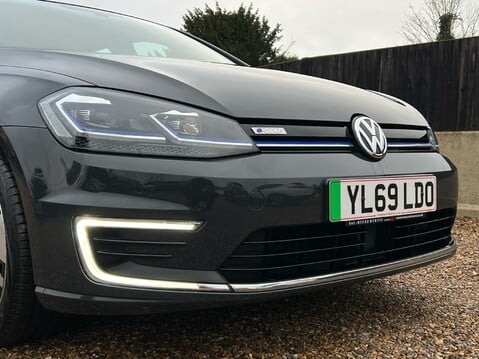 Volkswagen Golf E-GOLF 17