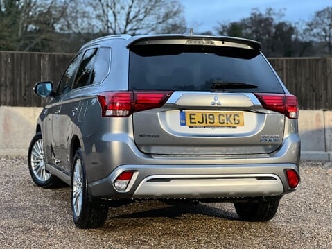 Mitsubishi Outlander PHEV JURO 2