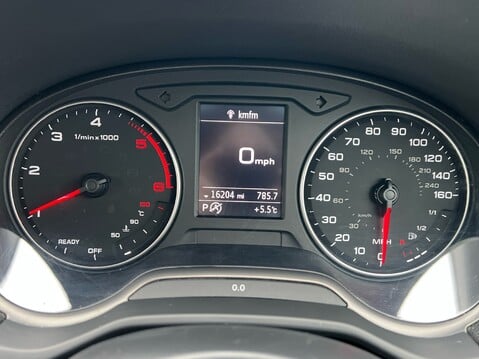 Audi Q2 TDI S LINE 11