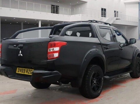 Mitsubishi L200 DI-D BARBARIAN BLACK DCB 4