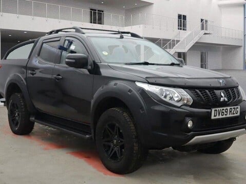 Mitsubishi L200 DI-D BARBARIAN BLACK DCB 1