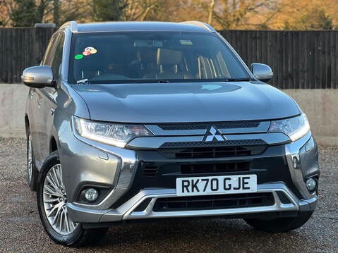 Mitsubishi Outlander PHEV DYNAMIC 1