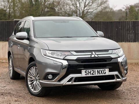 Mitsubishi Outlander PHEV DYNAMIC 1