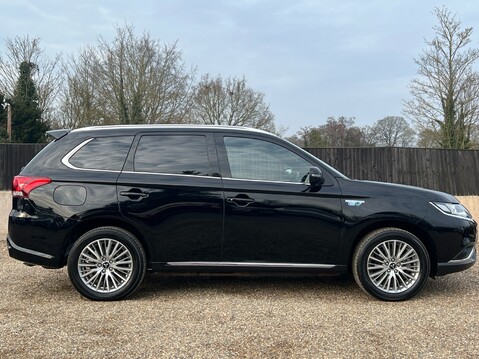 Mitsubishi Outlander PHEV DYNAMIC 5