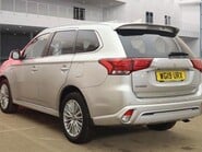 Mitsubishi Outlander PHEV 4HS 2