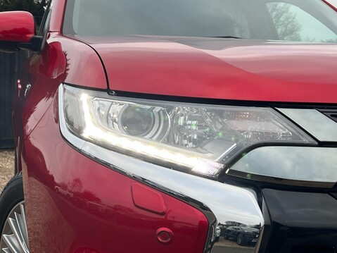 Mitsubishi Outlander PHEV DYNAMIC SAFETY 14