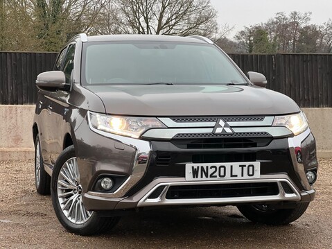 Mitsubishi Outlander PHEV DYNAMIC 1